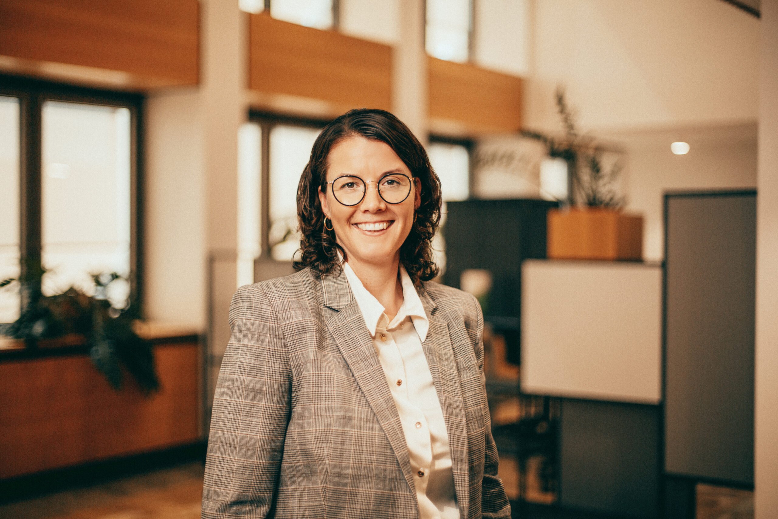 Portraitbild von Anja Bernhard
